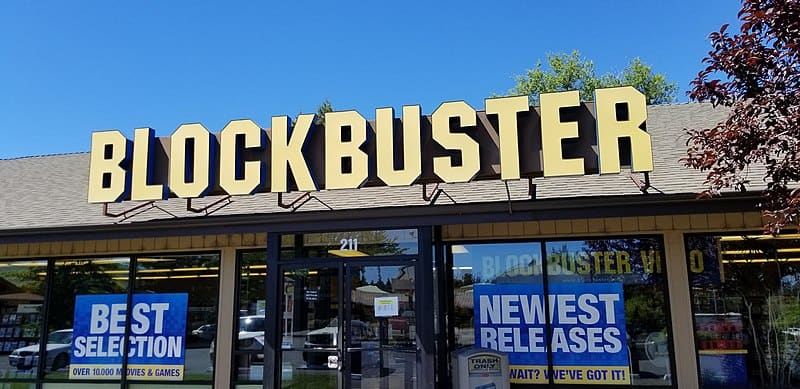 File:Exterior of last Blockbuster Video.jpg